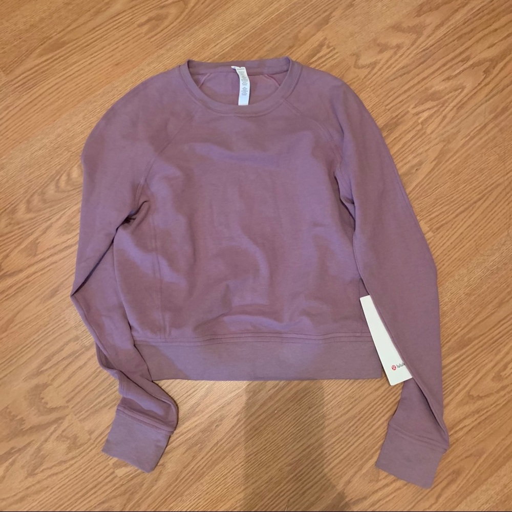 SOLD Lululemon every moment crew vintage quartz 4